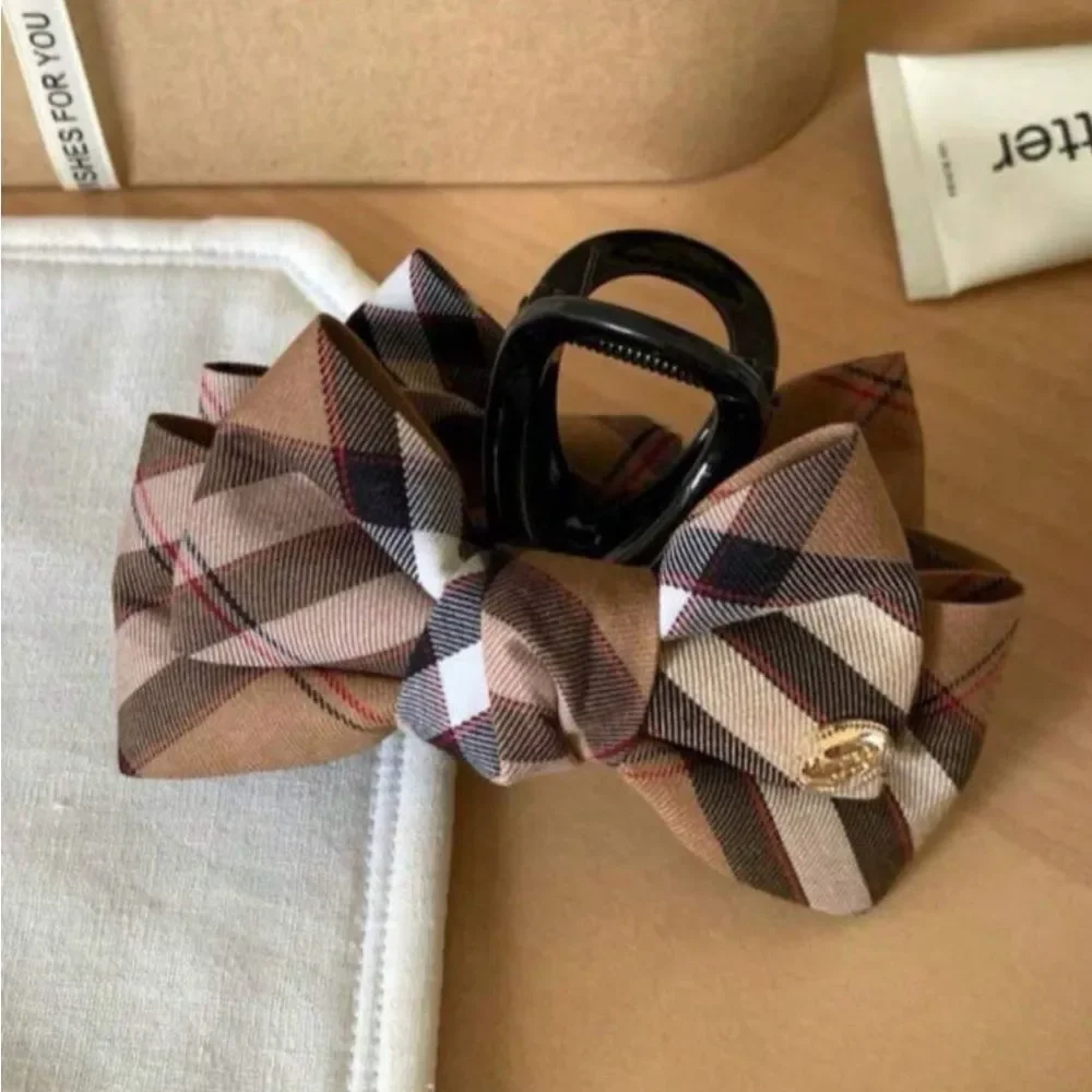 NEW 1pc Designer-Style Classic Novacheck Hair Clip